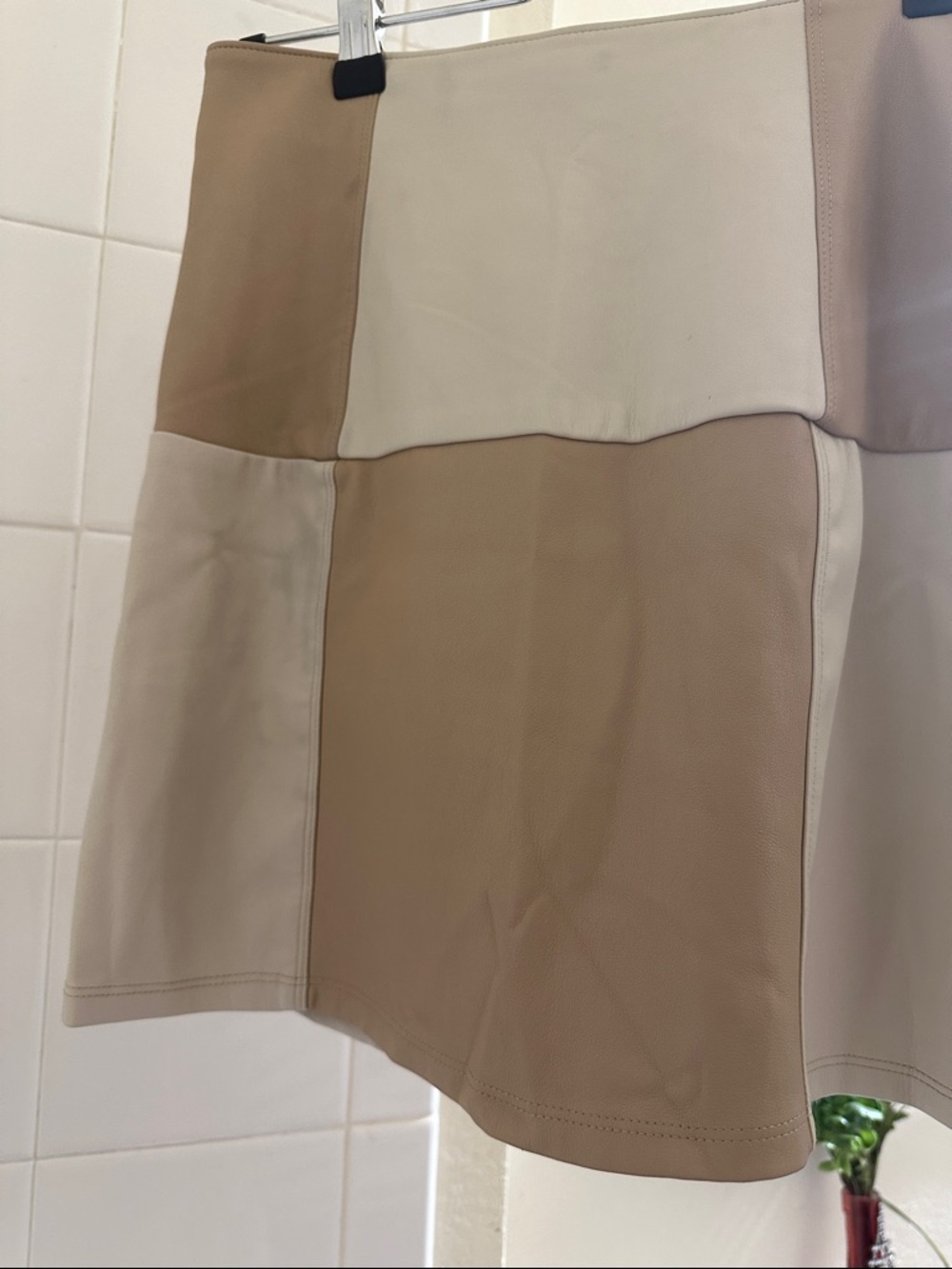 Hollister Beige & Cream Patchwork Faux Leather Mini Skirt size M - high rise